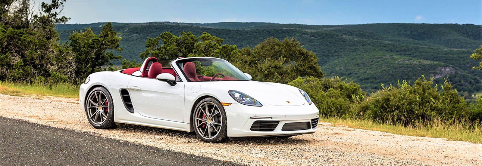 Auto sportiva cabriolet bianca